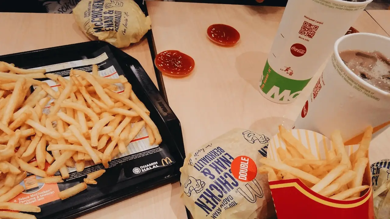 Does McDonald's Pay Weekly In 2022? Everything You Need to Know